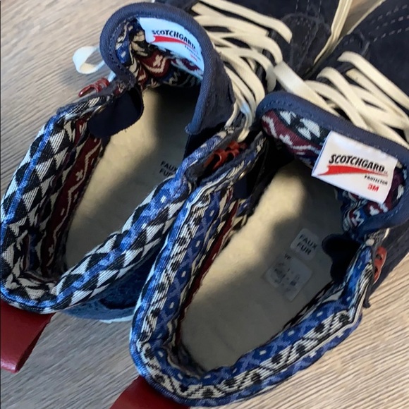 Hi Cut Vans - Picture 5 of 7